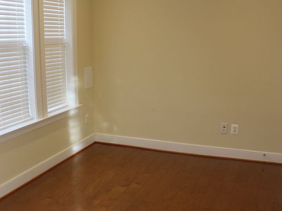 3rd image of 2079 Laura Mews Pl