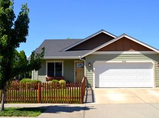 2302 Gayle Way, Grants Pass, OR 97527