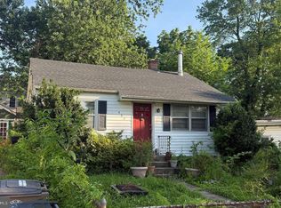 403 McArthur Dr, Rockville, MD 20850