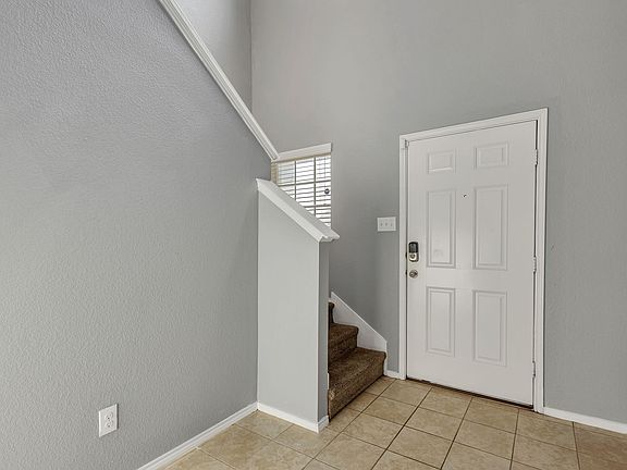 5th image of 722 Savanna Dr