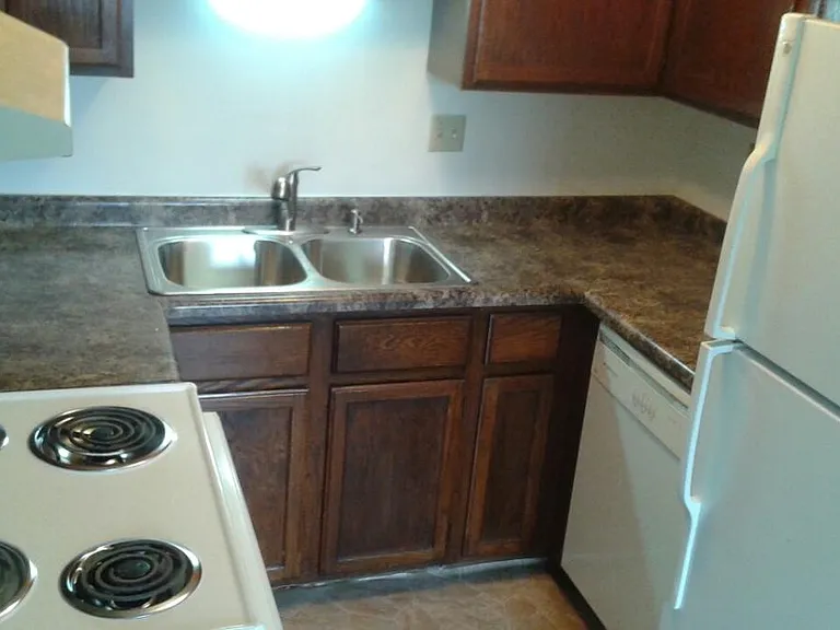 1411 Farrington St #B — Photo 6