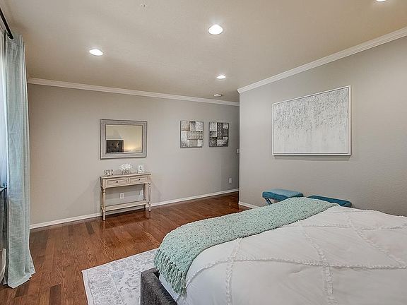 4th image of 108 Friar Way