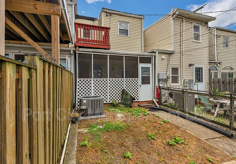 1465 Stevenson St — Photo 22