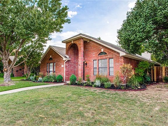 2nd image of 4829 Scots Briar Ln