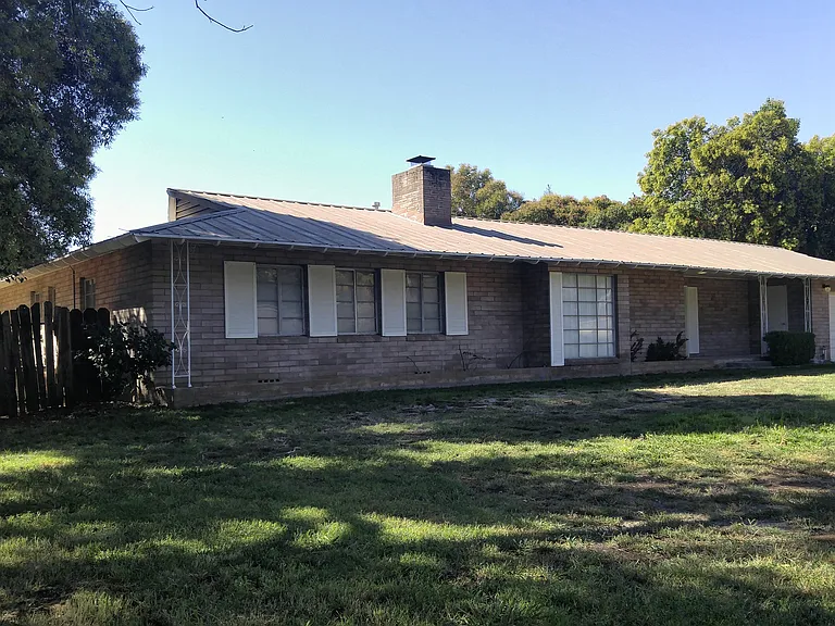 1157 East Ave — Photo 41