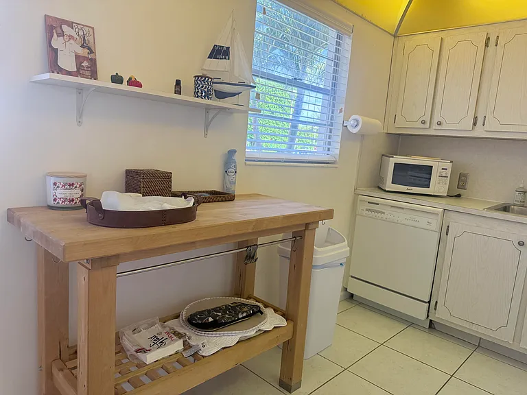 52 Mansfield Dr #B — Photo 15