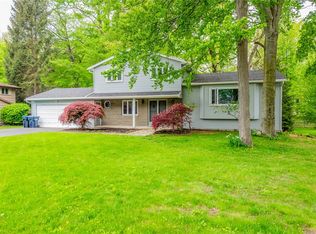 19 Witherspoon Ln, Rochester, NY 14625