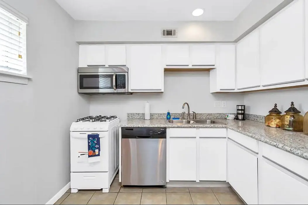 Building Photo - 2128 Oakdale St #14