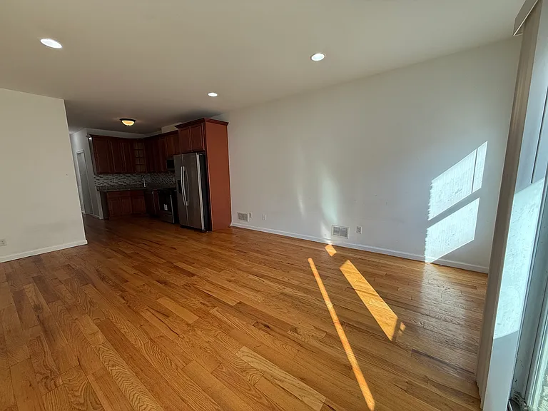 33 Nelson Ave #1 — Photo 4