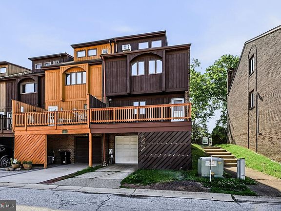 3rd image of 27 Servan Ct