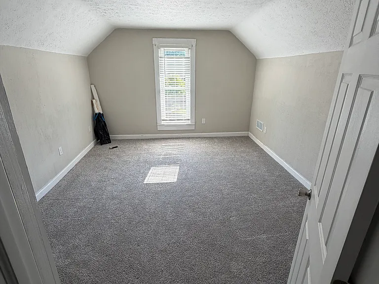 523 Saint Marys Ave — Photo 7