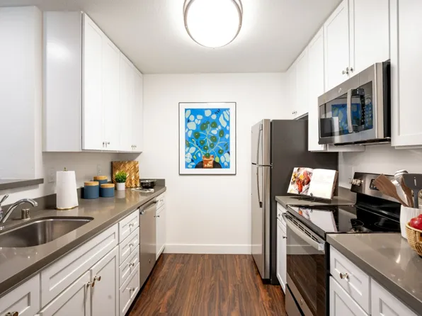 Pescadero Apartments