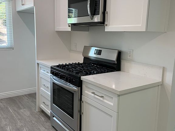 3rd image of 1700 Peppertree Ln #3
