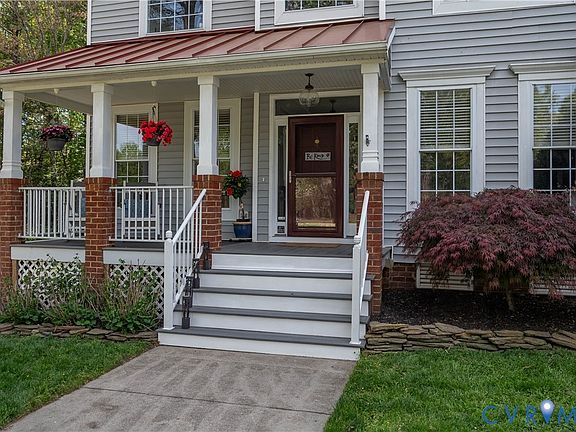 3rd image of 15824 Hampton Park Cir
