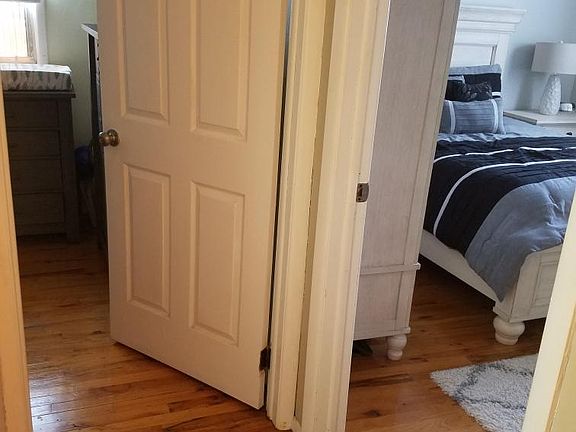 5th image of 27 Joan Pl