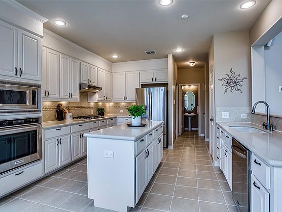 4th image of 4129 Sandra Lynn Dr