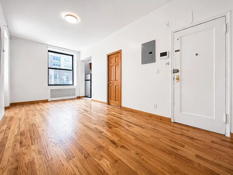 235 W 103rd St #4C — Photo 3