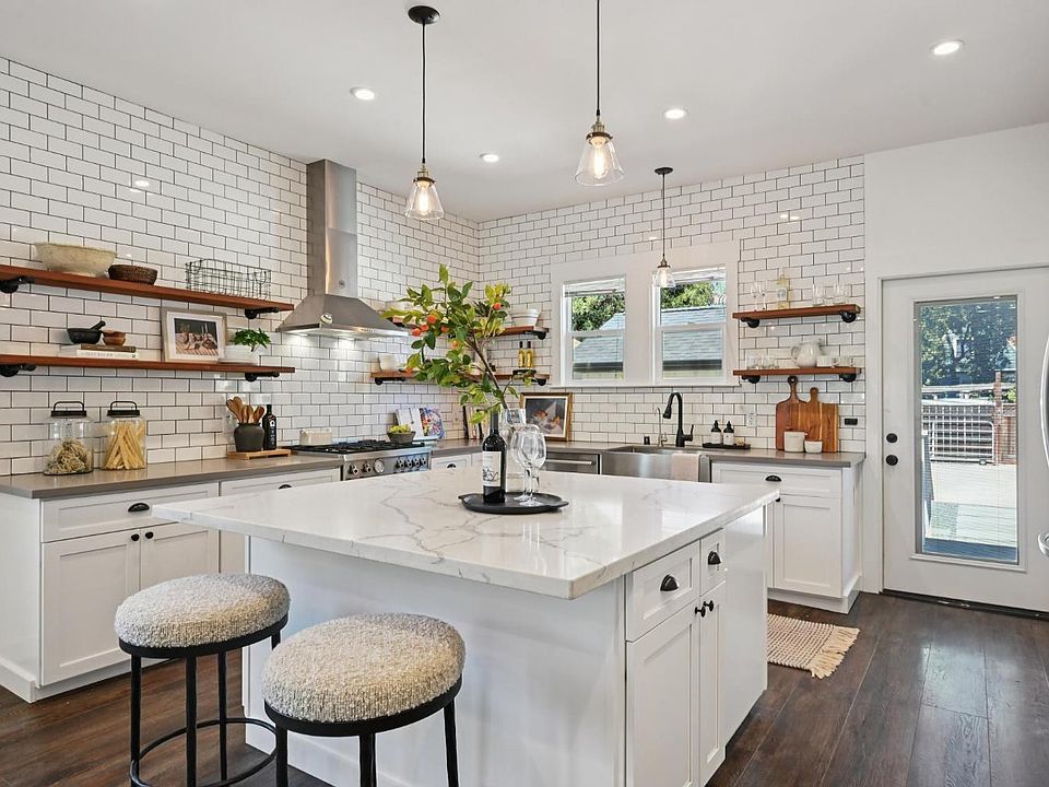 1st image of 216 Olive Street