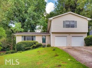 5243 Rockborough Trl, Stone Mountain, GA 30083