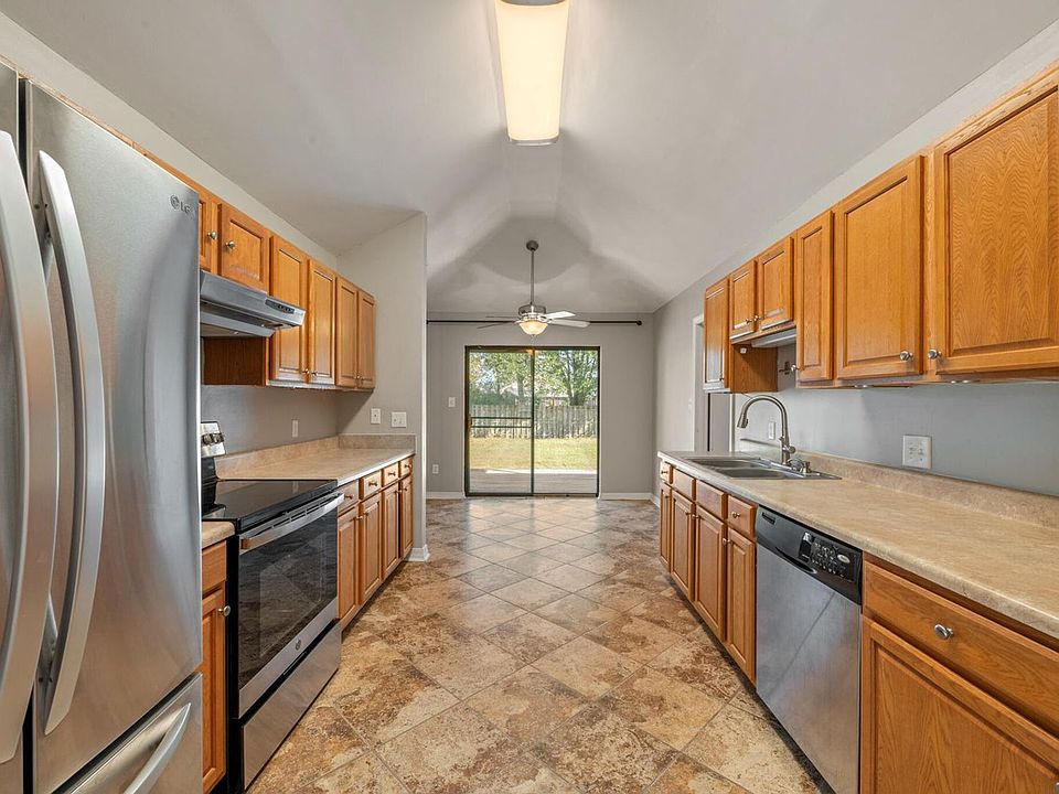 1st image of 2240 Prytania Cir