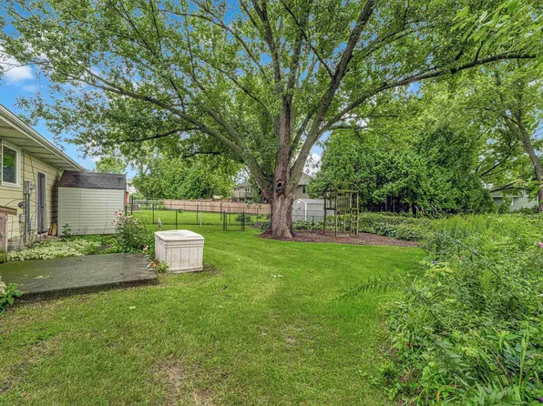 6504 Schneider Pl, Mc Farland, WI 53558
