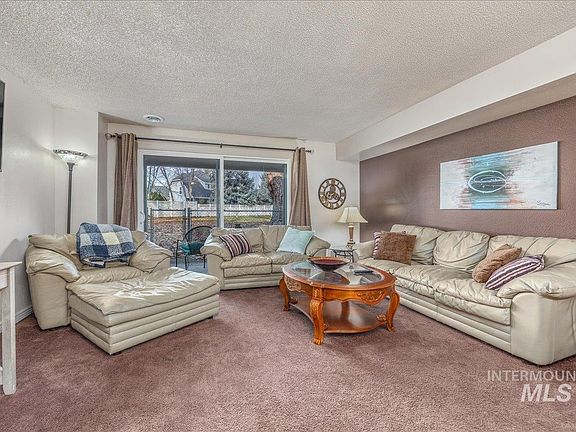 3rd image of 269 N Eagle Glen Ln