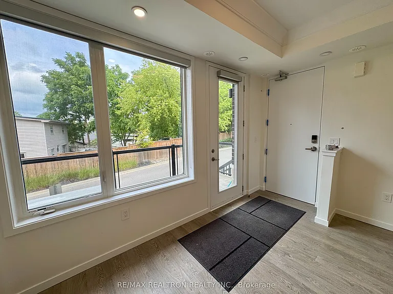 100 Alex Gardner Cir #5 — Photo 11