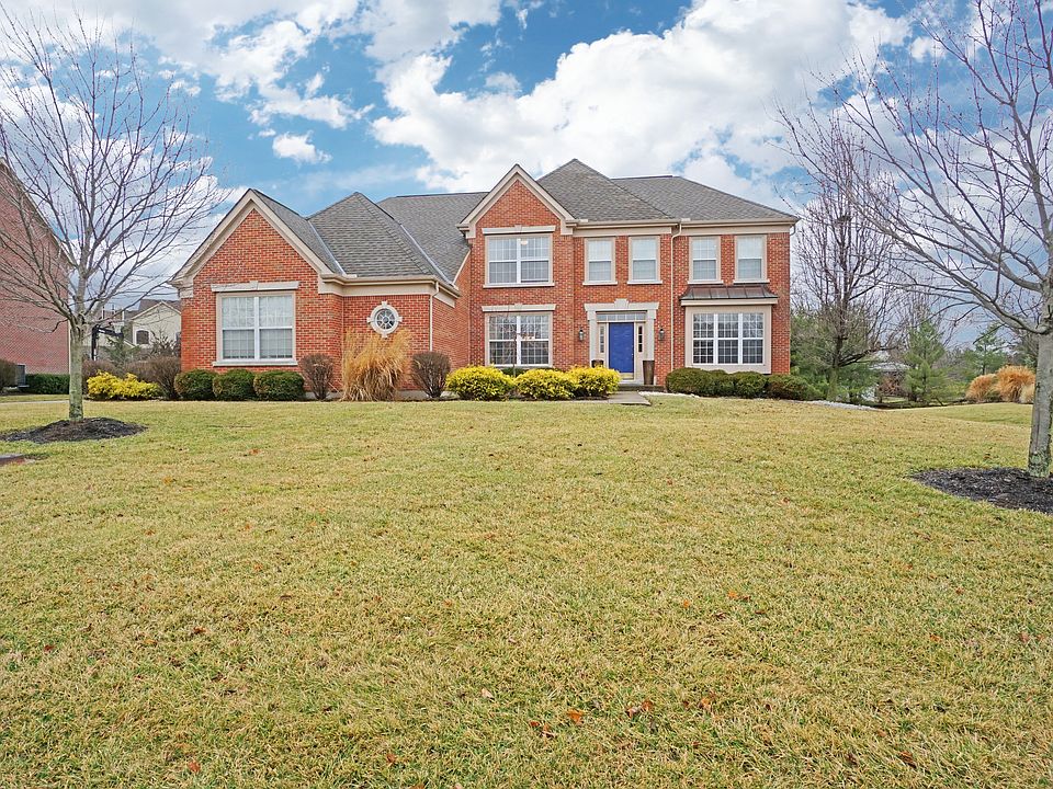 4200+ sq ft! Curb appeal!