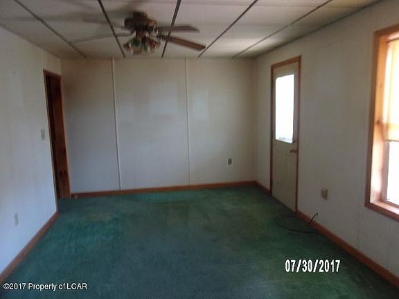 5th image of 158 Lackawanna Ln