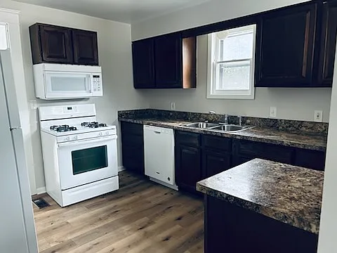 219 Stanton St — Photo 5