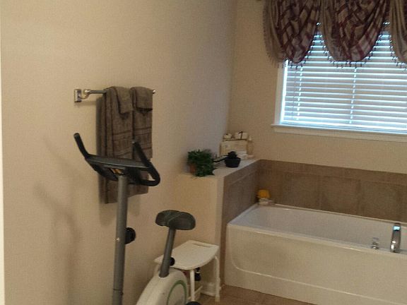 3407 MasterBath Tub Area