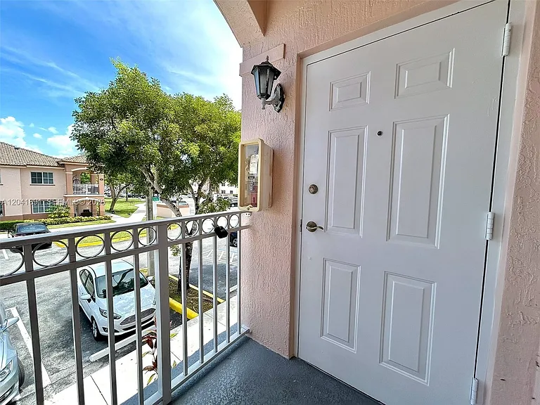 1270 SE 28th Ct #202 — Photo 15