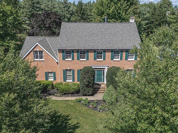 2nd image of 117 Mallard Dr W