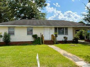 1112 E 9th St, Lumberton, NC 28358