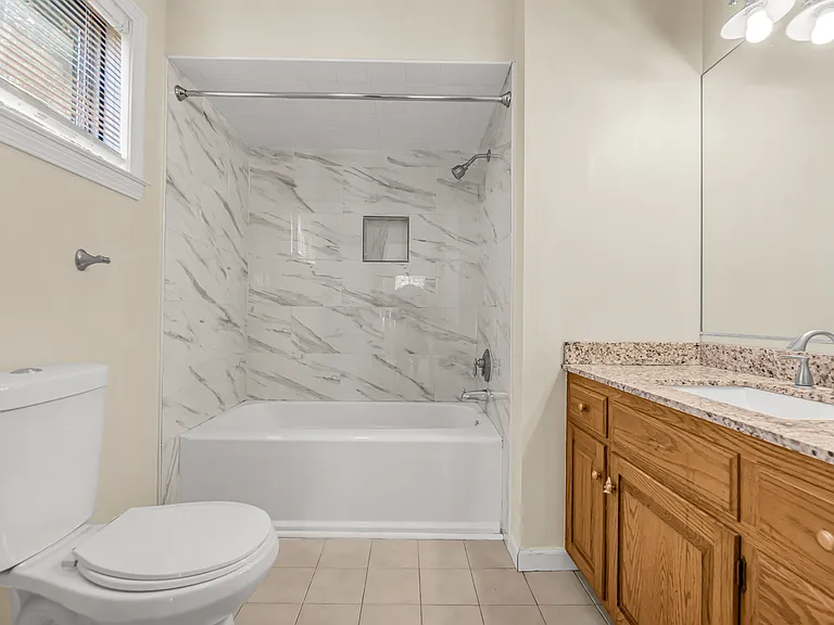 33 Serafin Ct — Photo 16