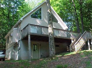 17 Evergreen Dr, Lakeville, PA 18438