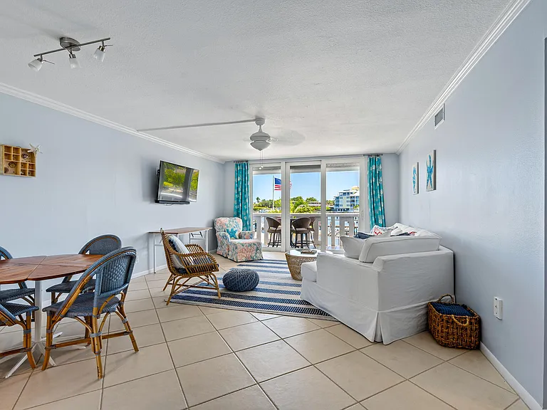 231 E Lantana Rd #203 — Photo 4