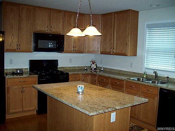 5th image of 2365 Agassiz Dr