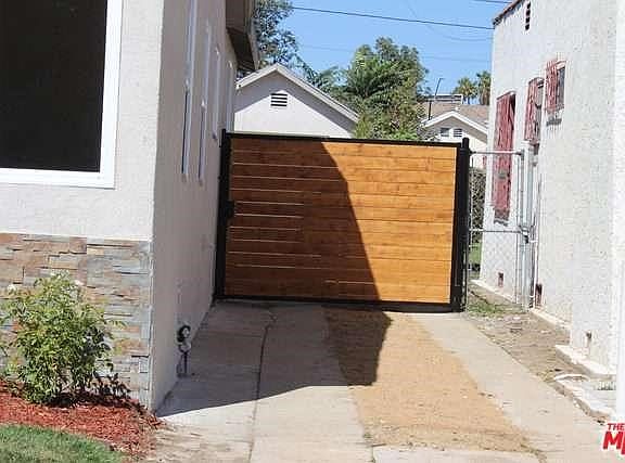 5th image of 3847 W 59th St