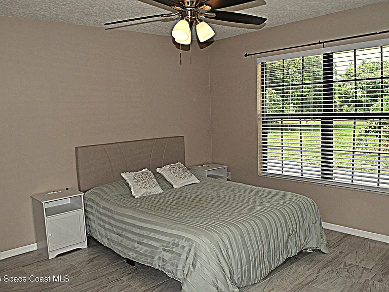 285 Utopia Cir — Photo 16