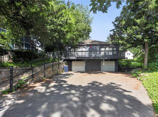 8155 Holmes Rd, Kansas City, MO 64131