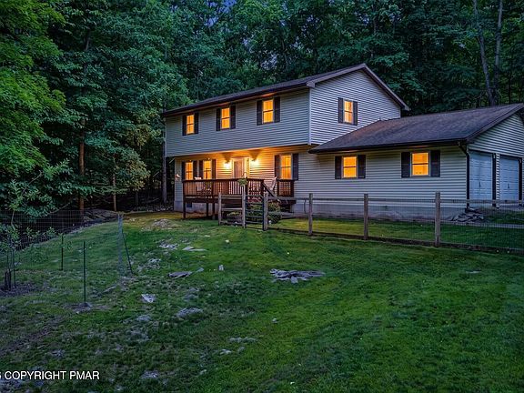 3rd image of 624 Metzgar Rd