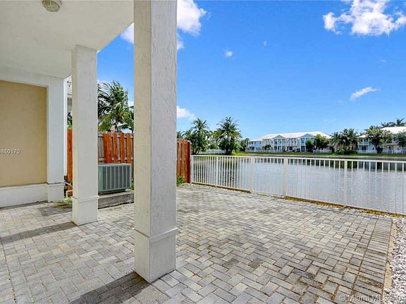 4th image of 10740 NW 76th Ln #10740