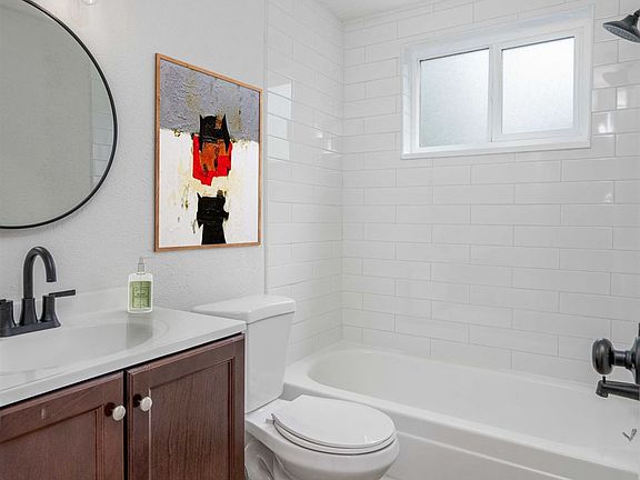 4th image of 1330 W Mississippi Ave #11558067