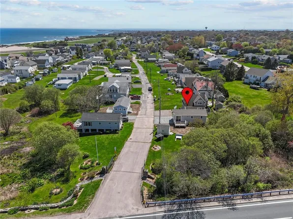 64 Burnside Ave #4, Narragansett, RI 02882