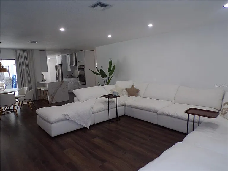 1802 Los Alamos Dr — Photo 7