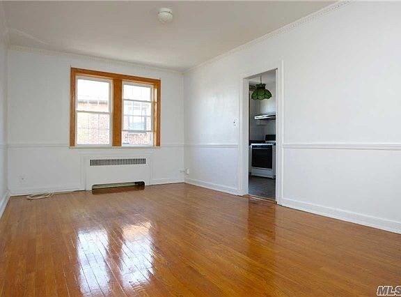3rd image of 63145 Carlton St