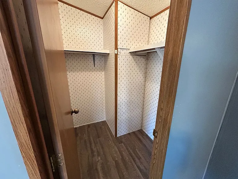 124 Opal Dr — Photo 24