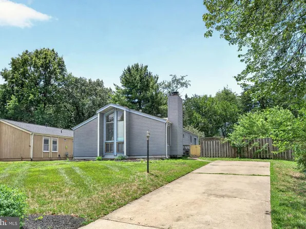 160 Magnolia Rd, Sterling, VA 20164