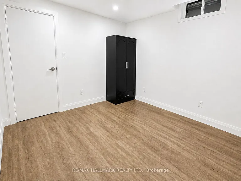 120 Squire Dr #BASEMENT — Photo 4